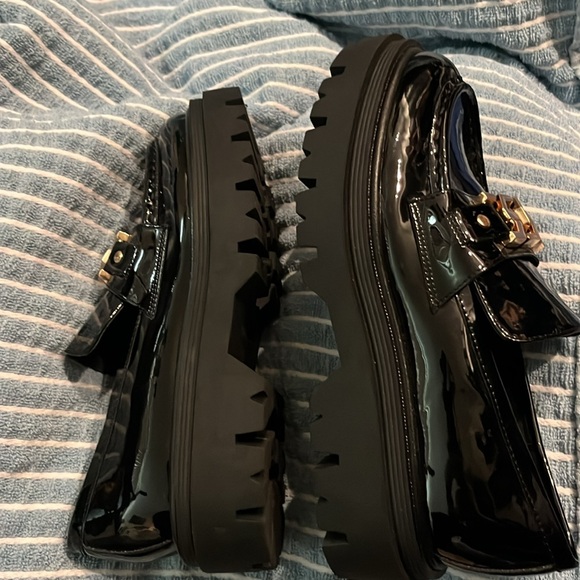 GUESS Patent leather shoes men’s size 8 1/2m never worn - Picture 7 of 7